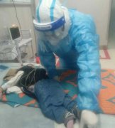 儿医天使细心地照顾着病患守护他们直至出院