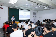 秉承医者专业精神做一名德才兼备的好医生