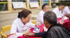 专业特长向居民普及了健康知识让健康生活方式深入人心