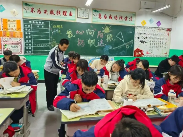 双减要有效减轻义务教育阶段学生过重作业和校外训练